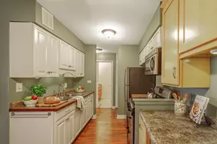 1475 Rebecca Dr, Hoffman Estates, IL 60169 - Photo 5