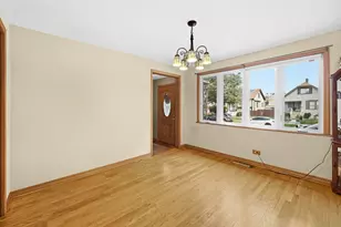 2642 N 72nd Ct, Elmwood Park, IL 60707 - Photo 3