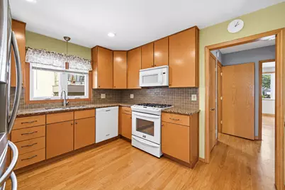 2642 N 72nd Court, Elmwood Park, IL 60707 - Photo 7