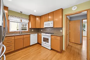 2642 N 72nd Ct, Elmwood Park, IL 60707 - Photo 7