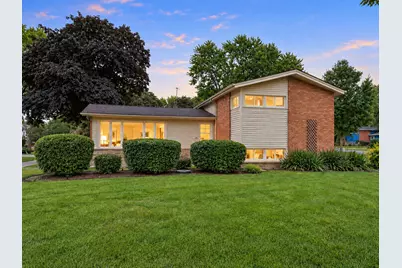 274 W Pleasant Hill Boulevard, Palatine, IL 60067 - Photo 1