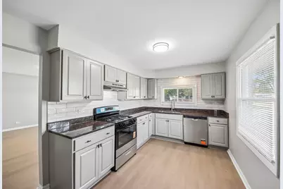 16207 Marshfield Avenue, Markham, IL 60428 - Photo 7