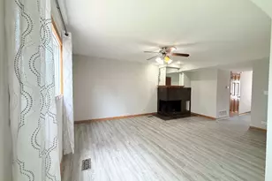 229 Juniper Dr, Bolingbrook, IL 60440 - Photo 5