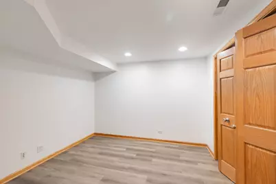 2607 W Westwood Court, Carpentersville, IL 60110 - Photo 23