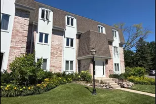 133 E Winchester Rd, Libertyville, IL 60048 - Photo 1