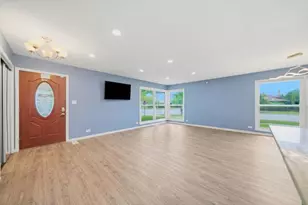 9206 Kostner Ave, Skokie, IL 60076 - Photo 7