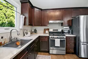 1011 Florence St, Lemont, IL 60439 - Photo 7