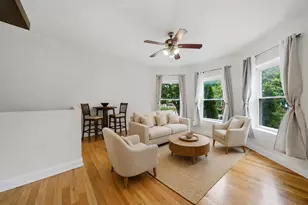 1647 W Sherwin Ave, Chicago, IL 60626 - Photo 3