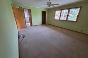 2103 E Seminole Ln, Mount Prospect, IL 60056 - Photo 17