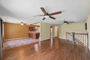 2108 Blackthorn Dr, Champaign, IL 61821 - Photo 7