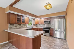 2108 Blackthorn Dr, Champaign, IL 61821 - Photo 11