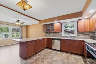 2108 Blackthorn Dr, Champaign, IL 61821 - Photo 15