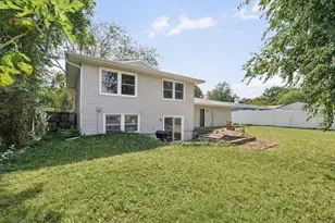 2108 Blackthorn Dr, Champaign, IL 61821 - Photo 41
