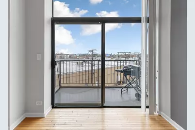 2451 W Howard Street #302, Chicago, IL 60645 - Photo 5