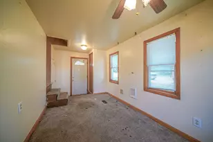710 Glidden Ave, Dekalb, IL 60115 - Photo 3