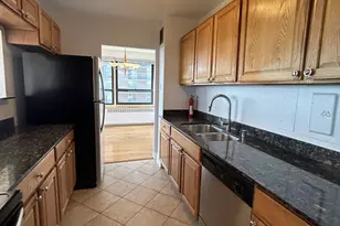4180 N Marine Dr, Chicago, IL 60613 - Photo 3