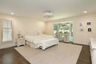 1315 Somerset Dr, Glenview, IL 60025 - Photo 11