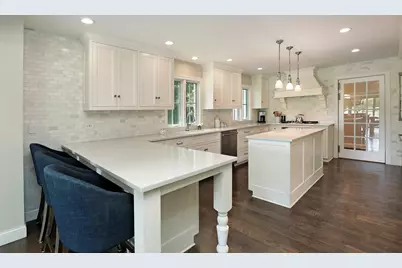 1315 Somerset Drive, Glenview, IL 60025 - Photo 5