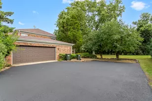 12 Kingston Dr, Oak Brook, IL 60523 - Photo 19