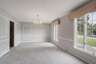 12 Kingston Dr, Oak Brook, IL 60523 - Photo 5
