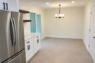 17622 Oakwood Dr, Hazel Crest, IL 60429 - Photo 3