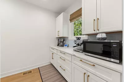 951 N Harvard Avenue, Villa Park, IL 60181 - Photo 11