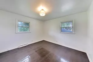 19112 S Champlain Ave, Glenwood, IL 60425 - Photo 9