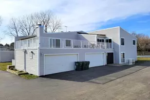 2252 N Baldwin Way, Palatine, IL 60074 - Photo 1