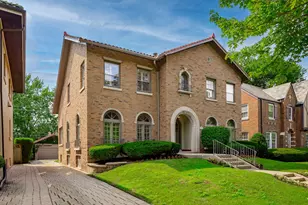 1135 N Kenilworth Ave, Oak Park, IL 60302 - Photo 1