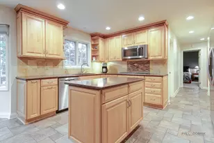 625 Mullady Pkwy, Libertyville, IL 60048 - Photo 11