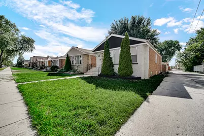 7914 S Richmond Street, Chicago, IL 60652 - Photo 1