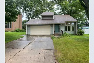 608 S Lainey Avenue, Ottawa, IL 61350 - Photo 1