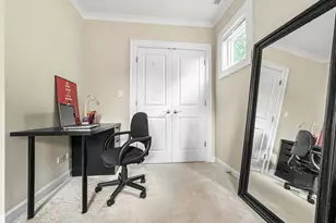 2135 W Montrose Ave, Chicago, IL 60618 - Photo 27