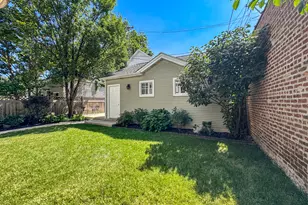 2135 W Montrose Ave, Chicago, IL 60618 - Photo 19