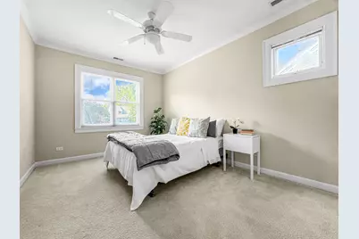 2135 W Montrose Avenue, Chicago, IL 60618 - Photo 31