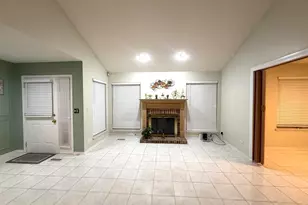 1541 Stevens Dr, Schaumburg, IL 60173 - Photo 5