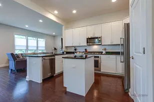 335 Camberley Ln, Lincolnshire, IL 60069 - Photo 7