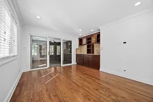 6342 Martin Dr, Willowbrook, IL 60527 - Photo 9