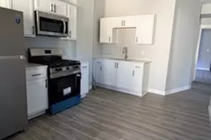 8211 S Escanaba Ave, Chicago, IL 60617 - Photo 5
