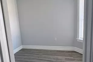 8211 S Escanaba Ave, Chicago, IL 60617 - Photo 23