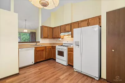 1575 Brandywyn Lane, Buffalo Grove, IL 60089 - Photo 9