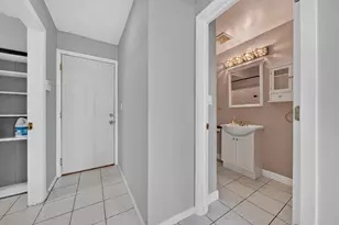 1964 Crescent Ln, Hoffman Estates, IL 60169 - Photo 17