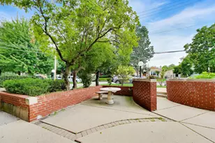 6040 N Troy St, Chicago, IL 60659 - Photo 3