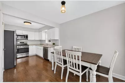 5440 N Mobile Avenue, Chicago, IL 60630 - Photo 9