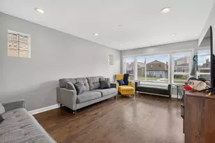 5440 N Mobile Ave, Chicago, IL 60630 - Photo 3