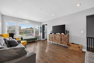 5440 N Mobile Ave, Chicago, IL 60630 - Photo 5