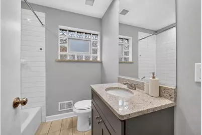5440 N Mobile Avenue, Chicago, IL 60630 - Photo 7