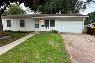 1007 Kingsley Dr, Machesney Park, IL 61115 - Photo 1