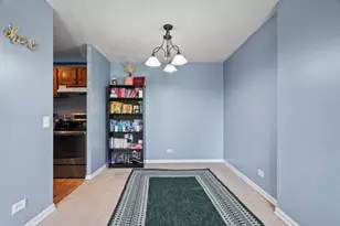 1800 Huntington Blvd, Hoffman Estates, IL 60169 - Photo 9
