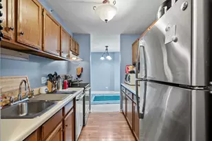 1800 Huntington Blvd, Hoffman Estates, IL 60169 - Photo 7